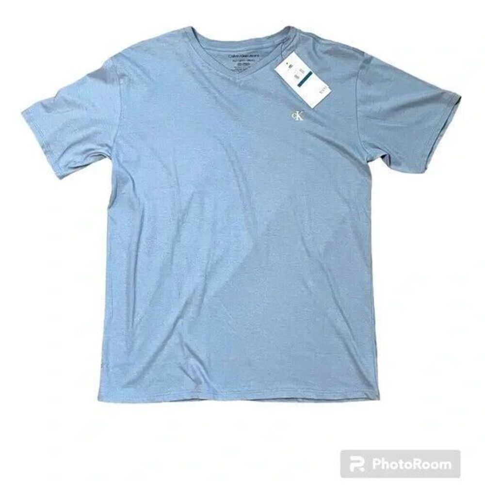 Calvin Klein Boys T-shirt Size XL (18/20) Light Blue